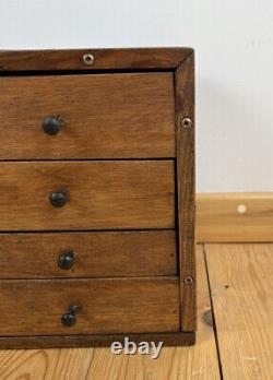 Coffret de collectionneur en bois vintage pour outils d'ingénieurs et de fabricants de boîtes à tiroirs.