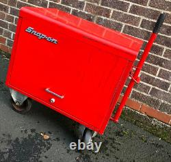 RARE Snap On Tools 26 Mobile Dog Box Tool Box Rolling Road Chest Cart + TOOLS
 
<br/> 

   <br/> 
 Les outils Snap On 26 Mobile Dog Box Tool Box Rolling Road Chest Cart + OUTILS RARE